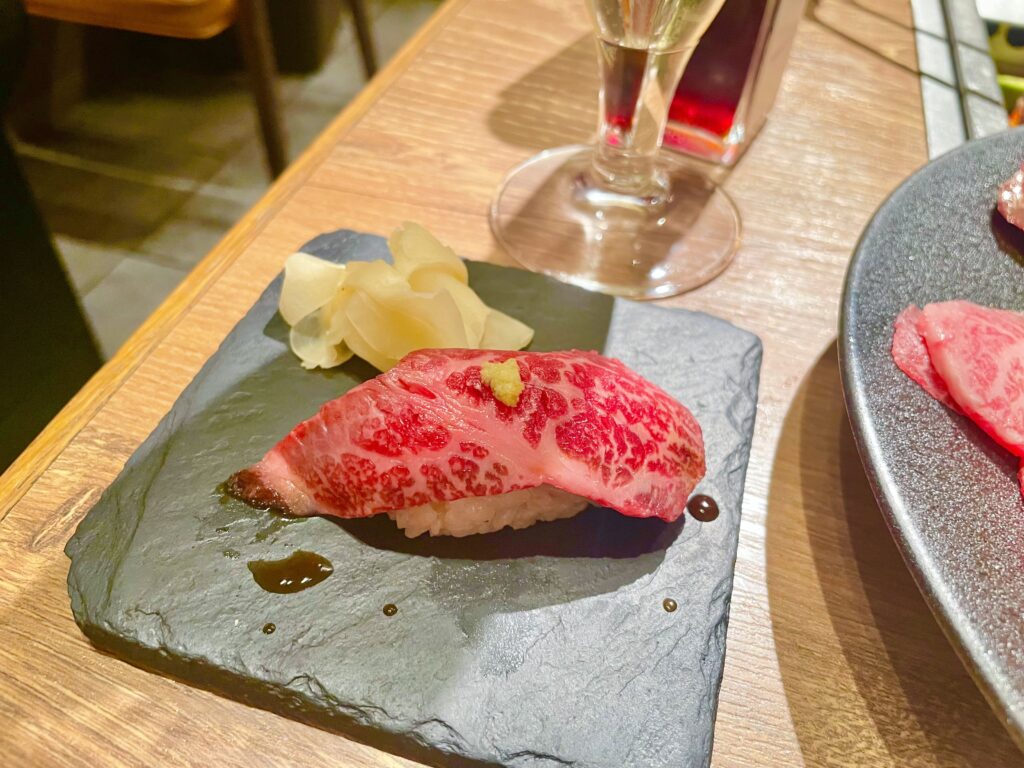 生で食べる牛肉寿司