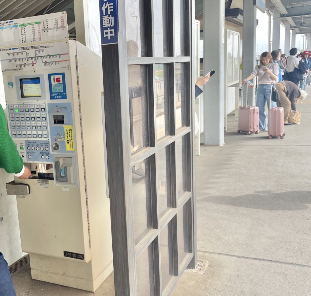 新高岡駅の切符売り場