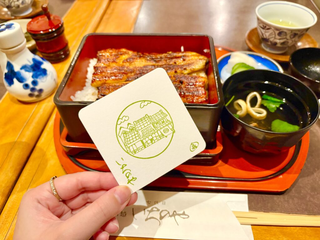 コースターにいちのや本店の絵が描かれています！