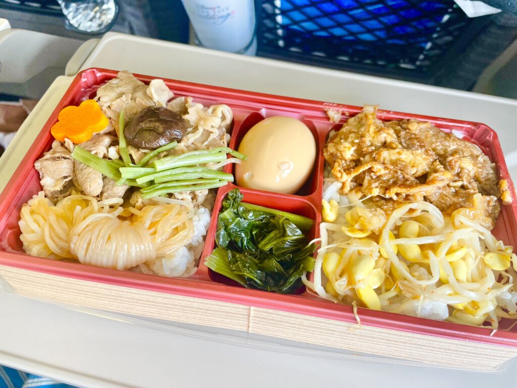 牛すきと牛焼肉弁当②