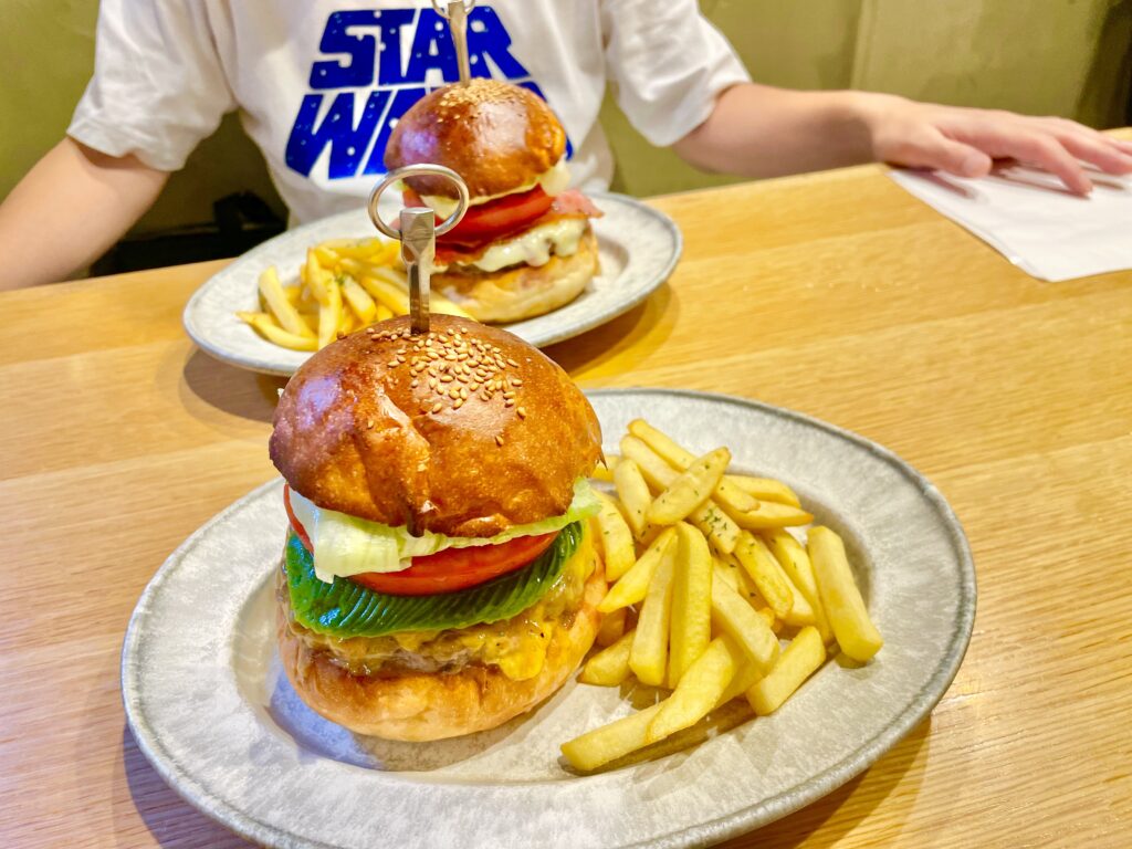 2種類のハンバーガー