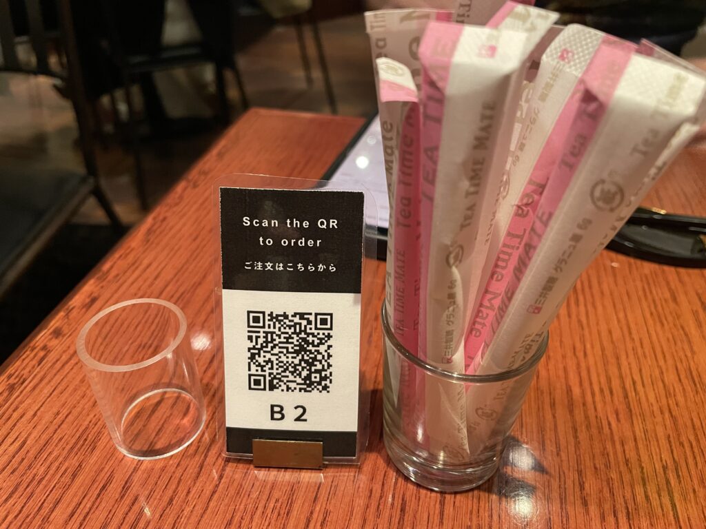 スマホでQRコードを読み込み、オーダー送信をします。