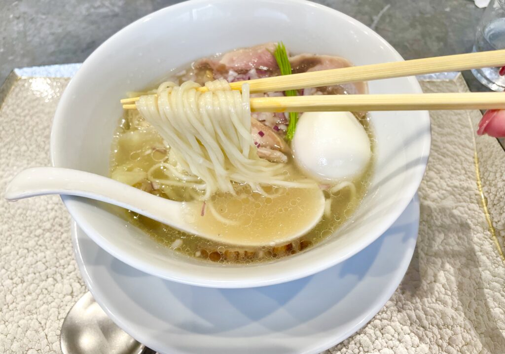 細めのラーメン