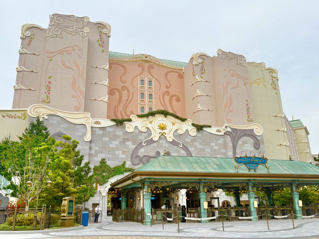 ファンタジースプリングスホテルの外観