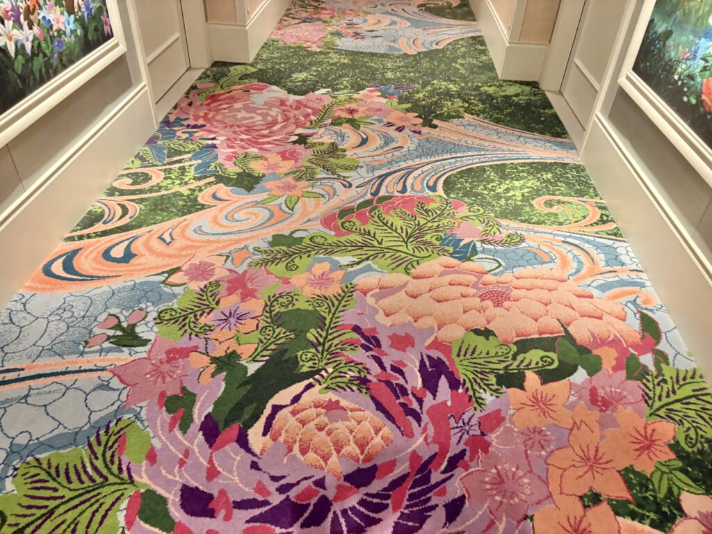 お花柄のカーペット