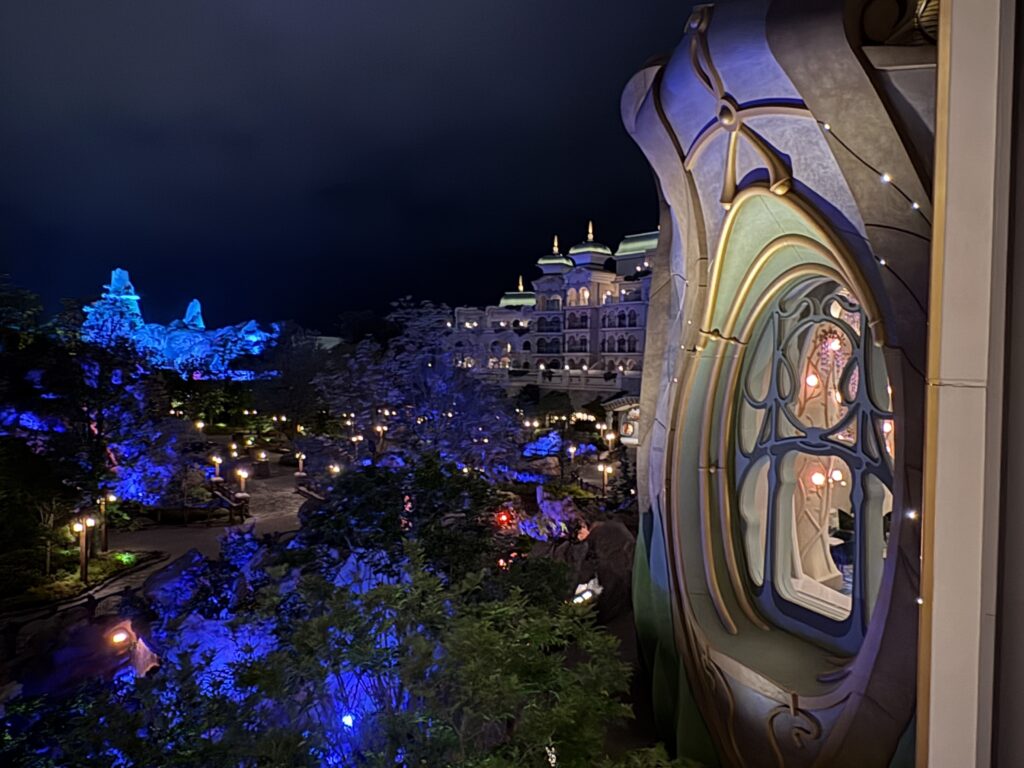夜のテラス