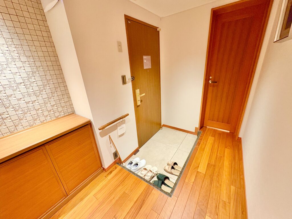 広々とした玄関