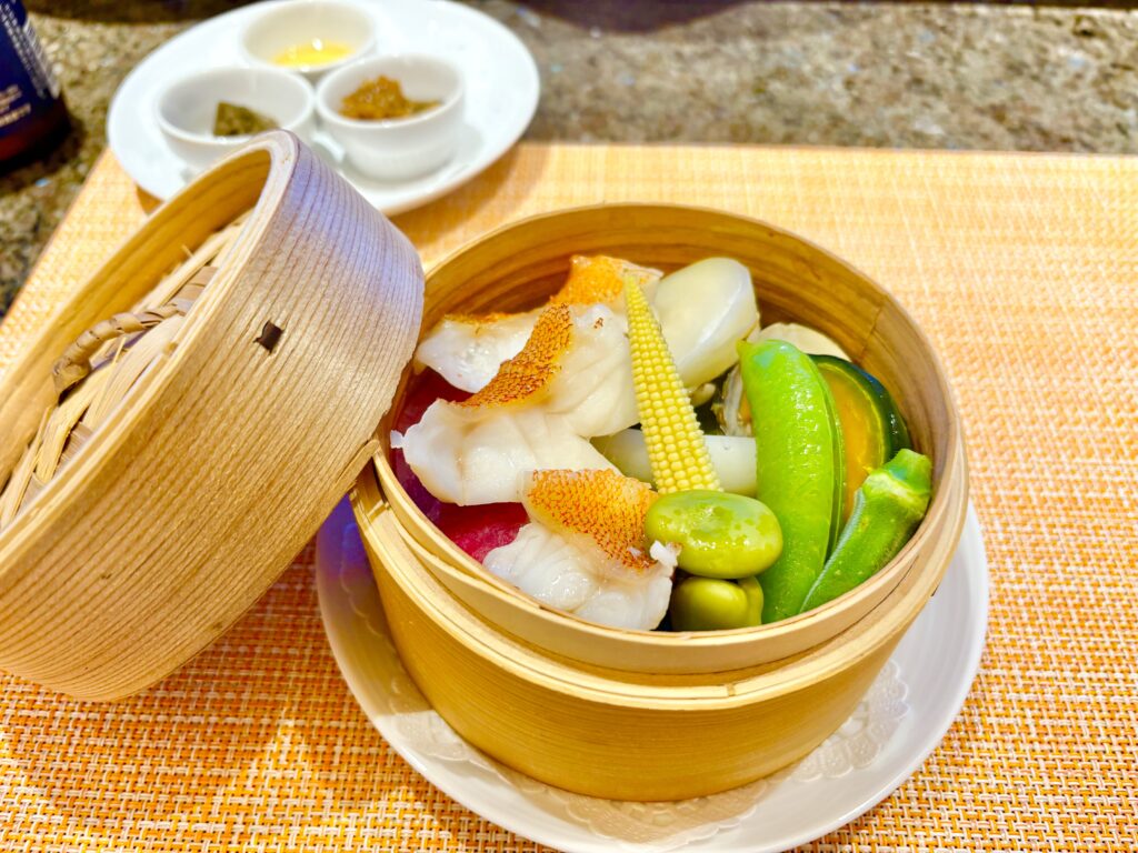 アカハタと三島野菜のせいろ蒸し
