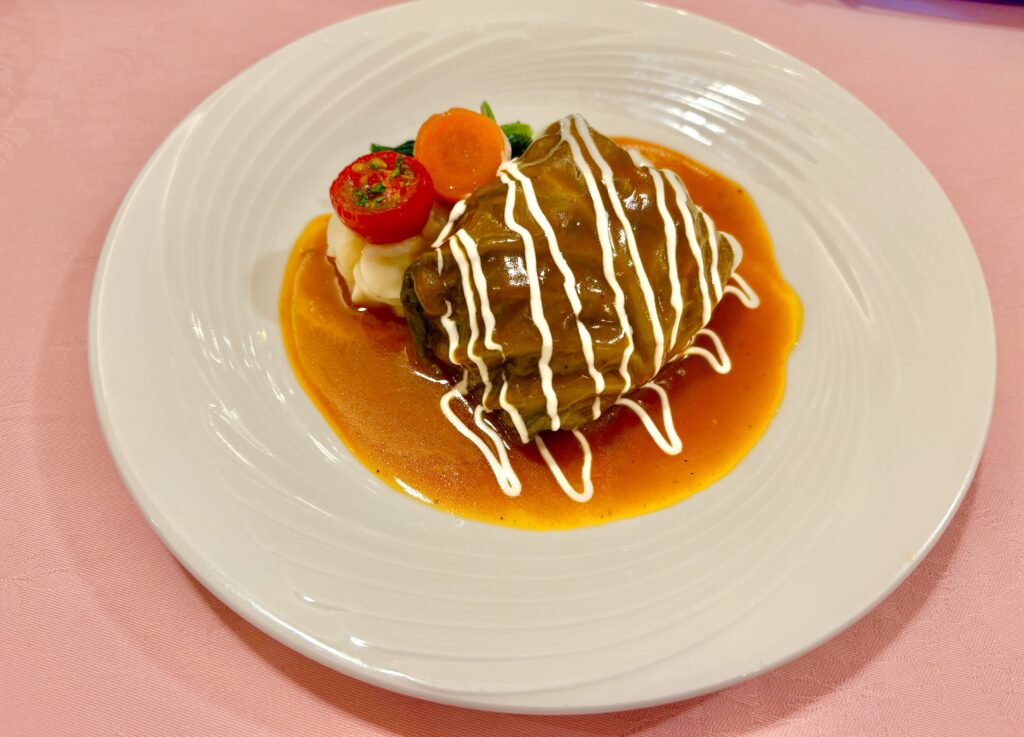 マノスで人気NO.1！とろける食感のキャベルロール