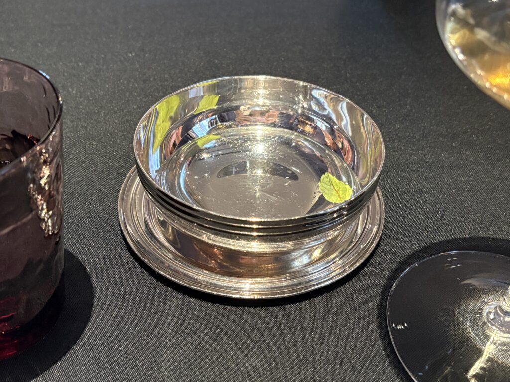 ラムチョップ用のフィンガーボウル
