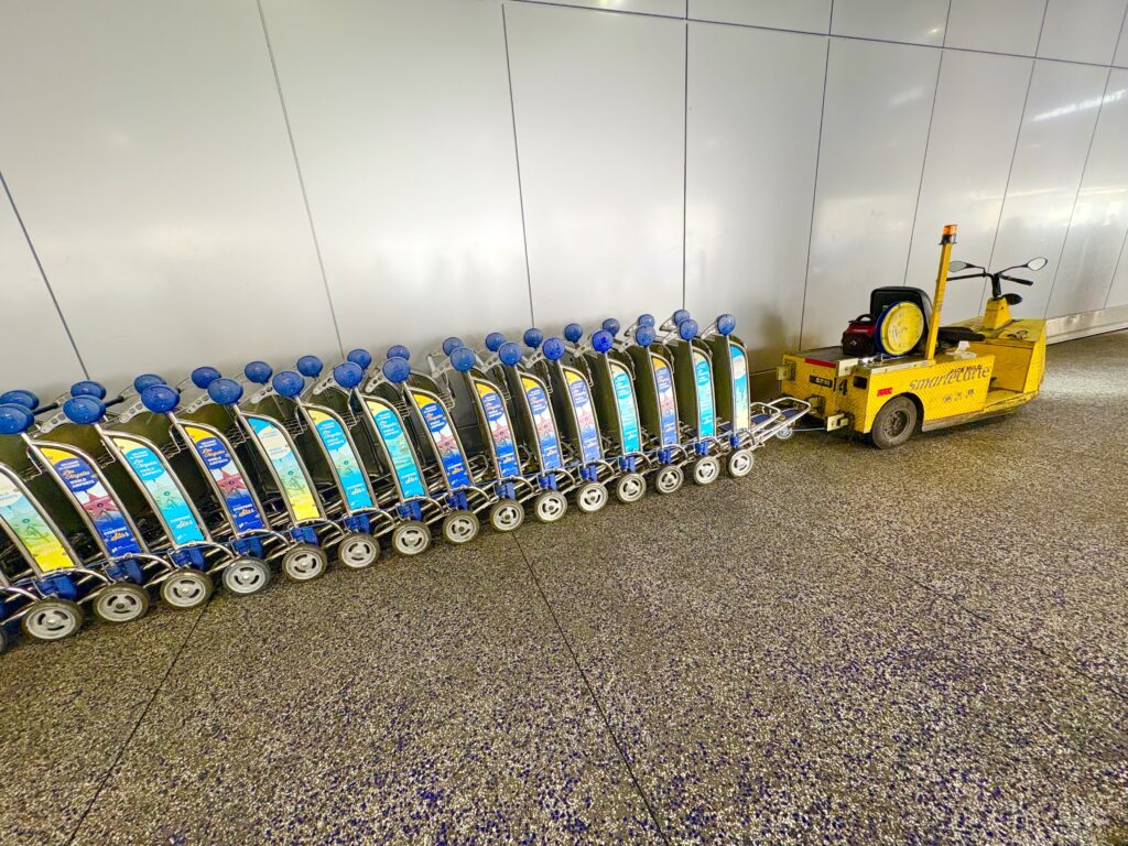 カートを集める機械