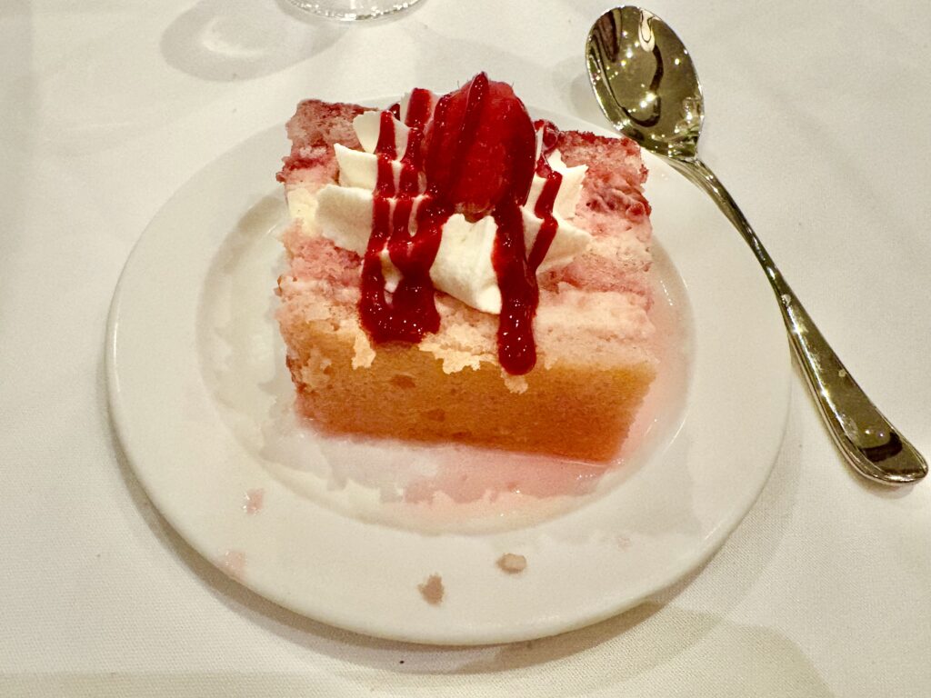 デザートのケーキ