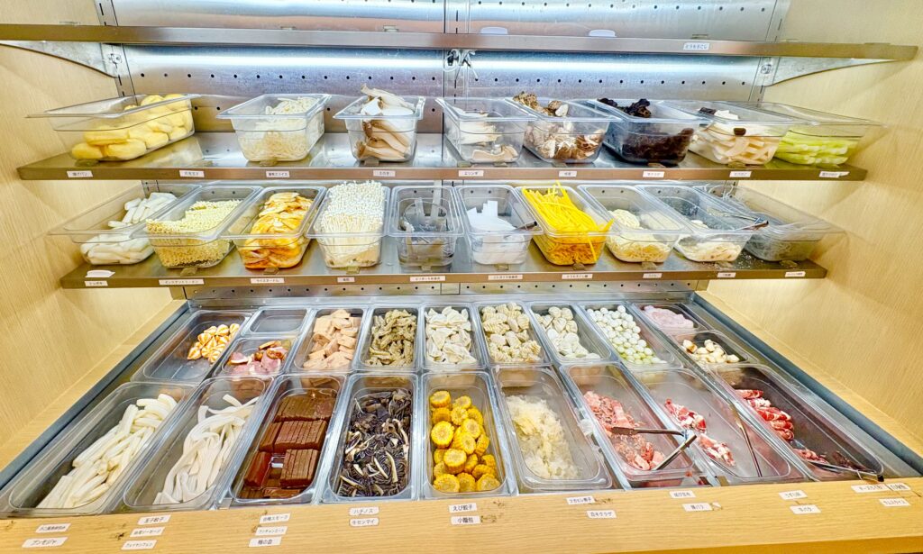 好きな具を好きなだけ選べる具材バイキング①