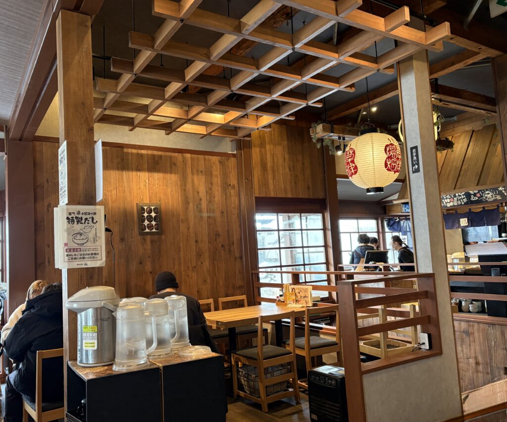 ぽかぽかの店内。外に出たくないです。