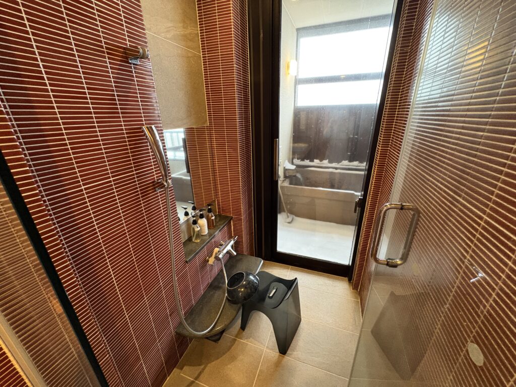 シャワールーム