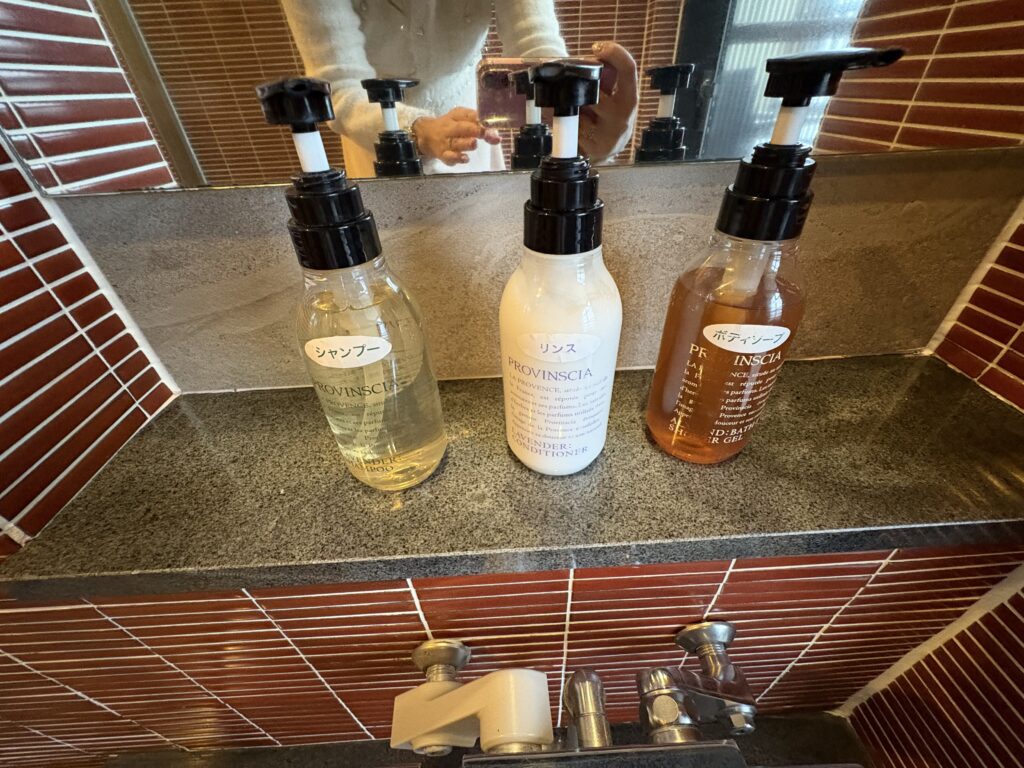 大好きなアーモンドの香りのボディーソープ（右）