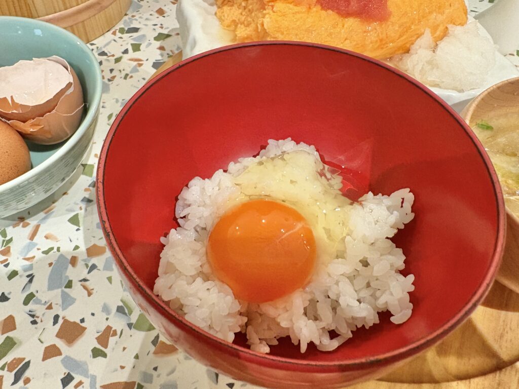 少量のご飯をよそって、いざTKG！
